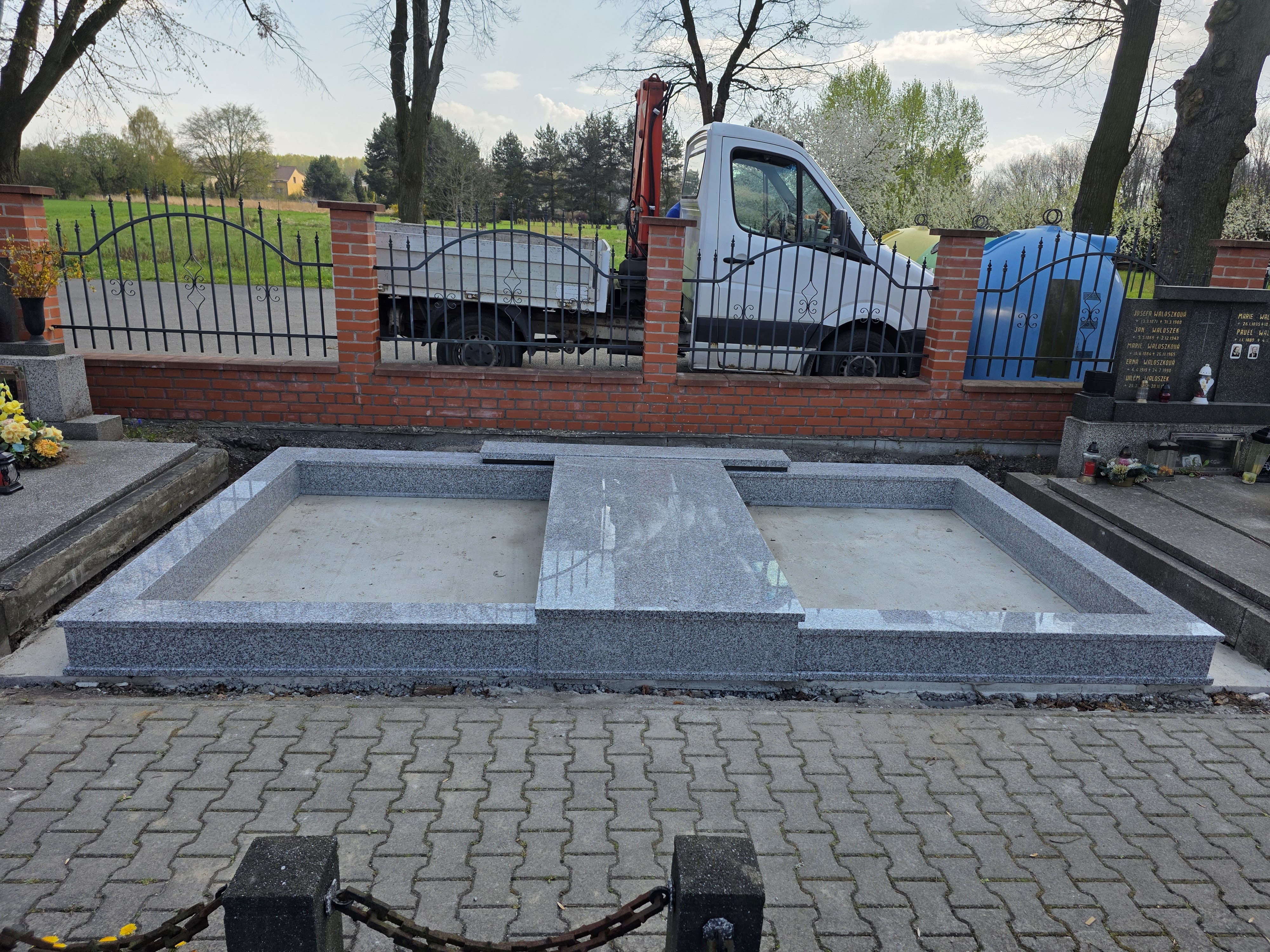 Realizace dvojhrobu – fotografie 8